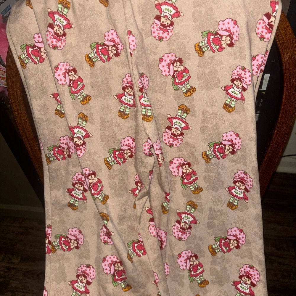 Strawberry Shortcake Beige & Pink Printed Pajama Pants - Picture 7 of 7